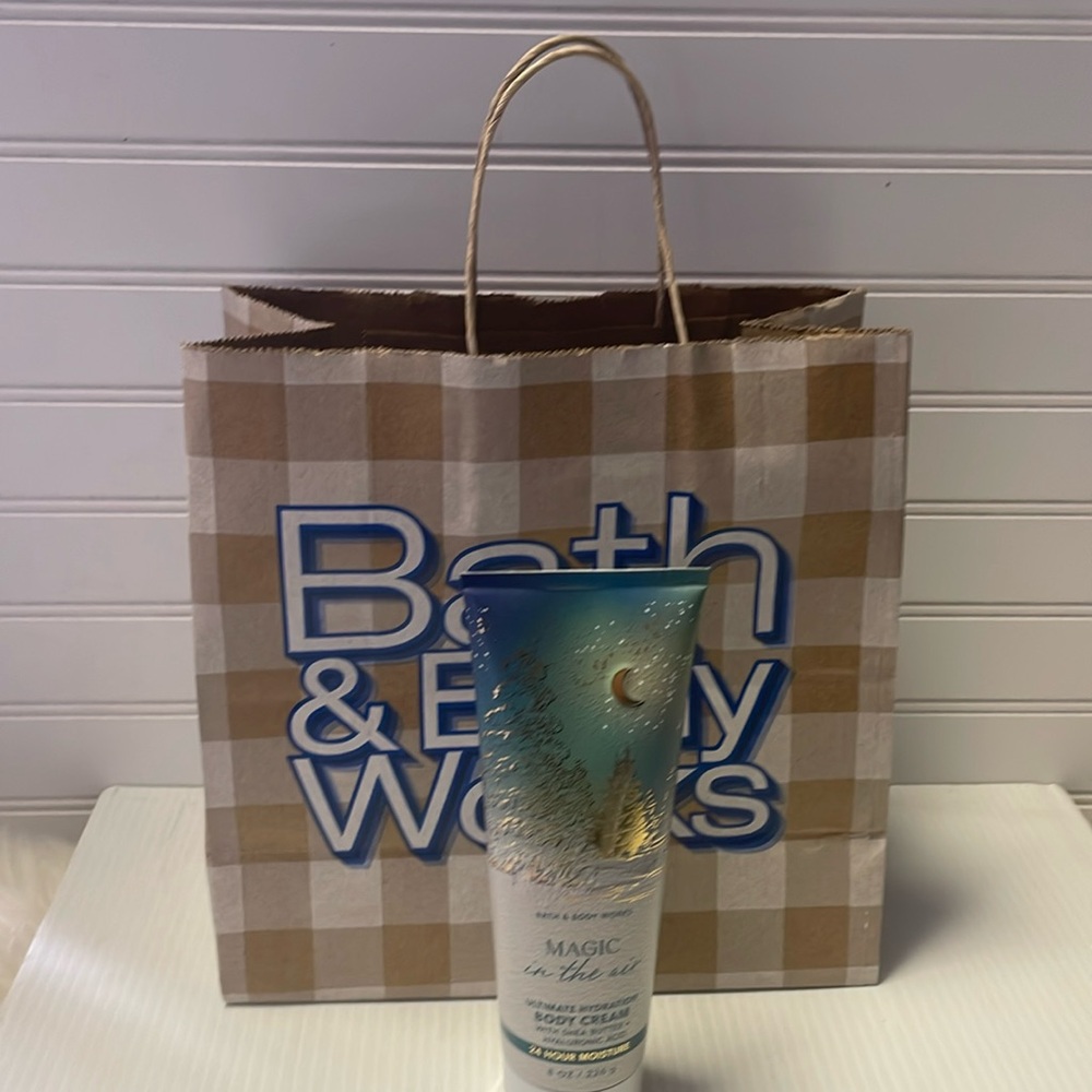 Bath & Body Works Magic In The Air- Body Cream